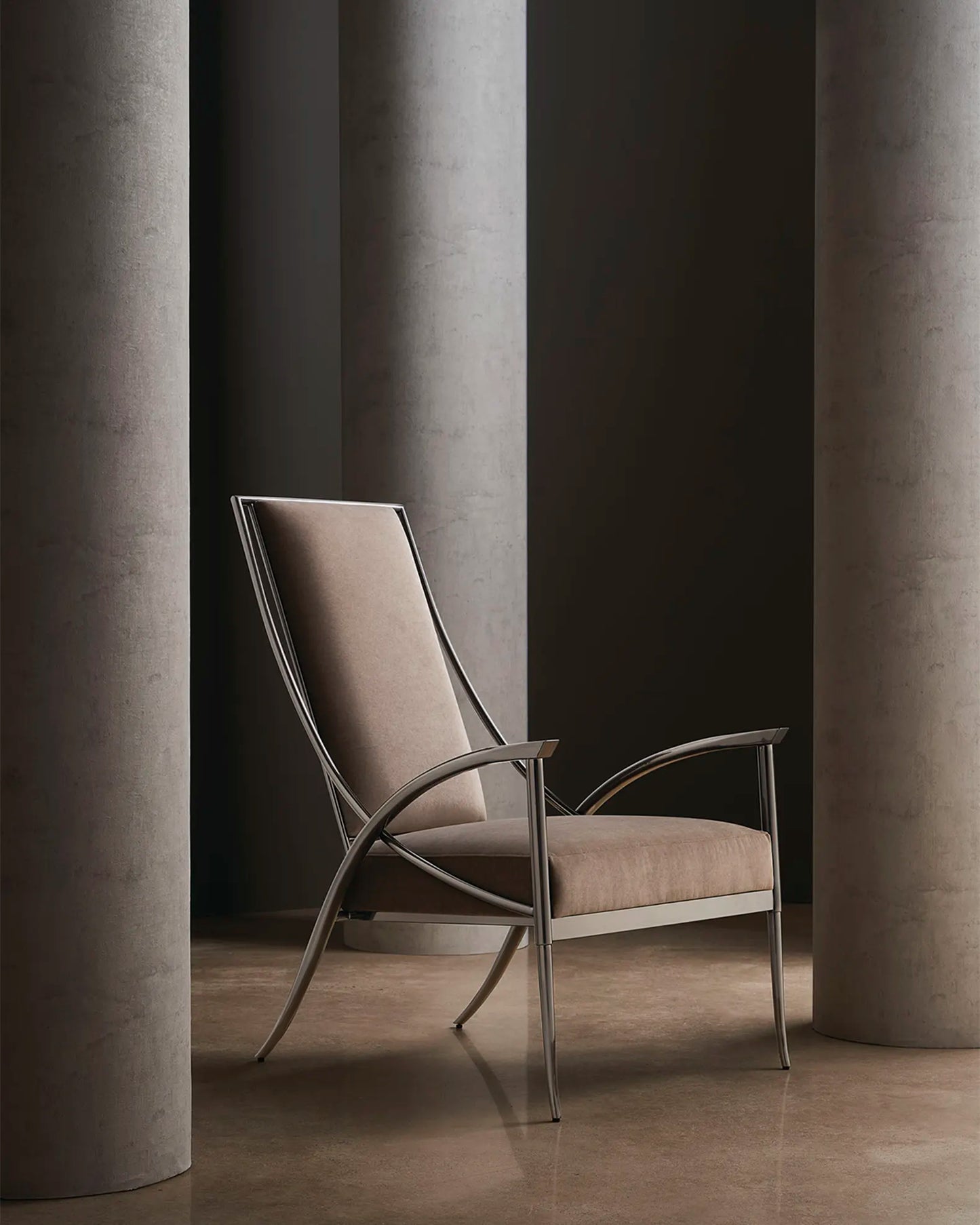 Caracole Mantis Chair – Sleek Curvilinear Design with Velvet Upholstery